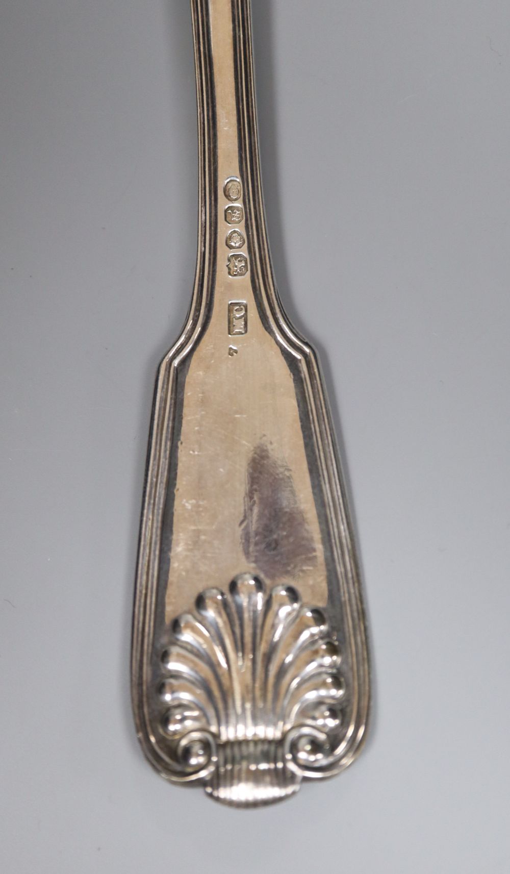 A late William IV silver fiddle, thread and shell pattern fish slice, Mary Chawner, London 1836, 32.5cm, 7.5oz.